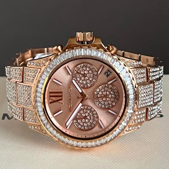 Michael Kors Women’s Everest Quartz Crystal Rose Gold Dial Watch
Case Size:36mm - Picture 10 of 11